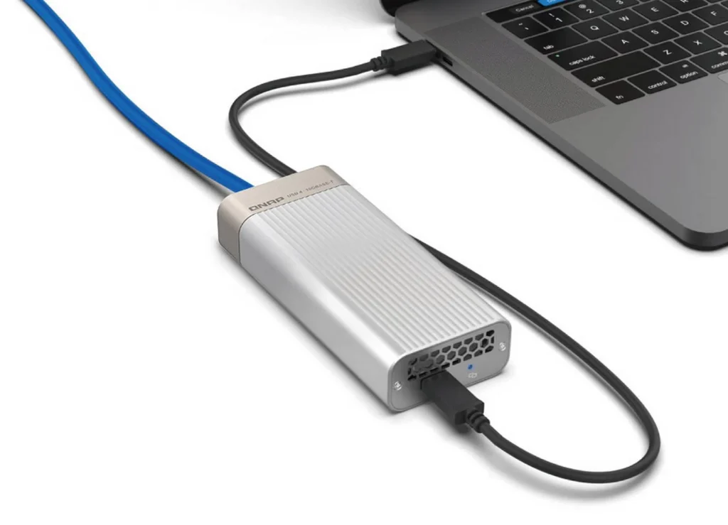 QNAP выпускает адаптер USB4-10GbE, который может значительно увеличить скорость работы сети вашего ноутбука