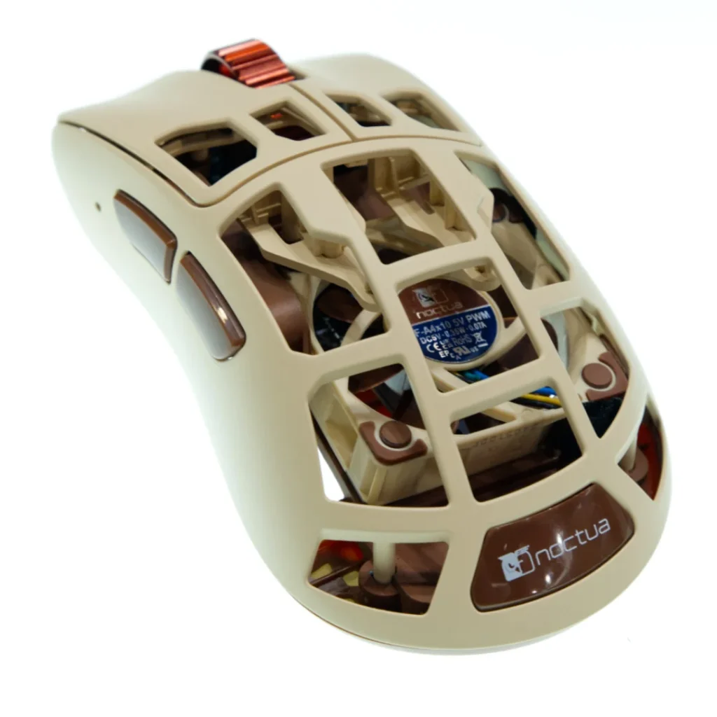 Для компании, которая сделала себе имя, совершенствуя скромный радиатор, Noctua не особо известна стремительным выходом на новые территории. Потребовалось почти десятилетие, чтобы обновить культовый NH-D15, и его вентиляторы первого поколения по-прежнему считаются одними из лучших из когда-либо созданных. Даже обновления цветов приходят медленнее, чем большинство запусков ЦП. Итак, представьте себе сцену на Computex 2025, где среди моря RGB Noctua тихо выбрасывает два сейсмических сюрприза: свой первый в истории жидкостный охладитель и корпус для ПК. Noctua сотрудничает с проверенными именами и предоставляет свои инженерные мозги областям, которые она долго обходила стороной. Результат? Двустороннее расширение, которое кажется запоздалым, но глубоко продуманным. Кулеры Noctua AIO Кулер Noctua AIO — это не легендарный прототип термосифона из прошлого года, ставший реальностью, хотя он все еще на картах как долгосрочный проект. Вместо этого это настоящее, готовое жидкостное решение, построенное на платформе Asetek G8 V2. Это может показаться не революционным, но поверьте Noctua, что она добавит немного магии с добавлением Sterrox в основы. Вспомогательный вентилятор кулера Noctua AIO Крышка помпы кулера Noctua AIO. Кулер Noctua AIO установлен на испытательном стенде. Кулер Noctua AIO стоял на столе с бежевыми вентиляторами. Как и следовало ожидать, шум здесь является врагом номер один, и ответ Noctua — трехслойная акустическая броня вокруг насоса. Складки и защипы по всему устройству, включая настроенный демпфер массы и плавающее силиконовое крепление, поглощают вибрации так хорошо, что Noctua считает, что оно тише любого конкурента — особенно тех модных устройств с экранами. Если вы когда-либо слышали, как ваш кулер булькает громче, чем вентиляторы вашего графического процессора, это будет музыкой для ваших ушей. Охлаждением занимаются вентиляторы NF-A14x25 G2 или NF-A12x25 G2 в зависимости от размера радиатора 420 мм, 360 мм или 240 мм. Эти вентиляторы второго поколения, усовершенствованные по сравнению с уже звездными оригиналами, смещены по скорости, чтобы уменьшить резонанс частоты биений. Есть даже дополнительный 80-миллиметровый вентилятор, который можно прикрутить, чтобы направить поток воздуха на VRM, RAM или любые горячие части около сокета, потому что, конечно, они есть. Ожидайте, что розничные устройства поступят в продажу в первом квартале 2026 года с премиальными ценами, отражающими их дизайн высшего уровня. Чехол для ПК Noctua x Antec Flux Pro Да, слухи верны. У Noctua теперь есть корпус для ПК — своего рода. Antec Flux Pro Noctua Edition — это совместная работа, построенная на шасси Antec с воздушным потоком, предварительно загруженная лучшими вентиляторами Noctua и одетая в безошибочно узнаваемую бежево-коричневую ливрею бренда. Это тот тип корпуса для ПК, о котором, как вы можете себе представить, мог бы мечтать инженер-теплотехник, возможно, за стаканом дистиллированной охлаждающей жидкости. Корпус ПК Antec Flux Pro Noctua Edition, вид спереди. Корпус для ПК Antec Flux Pro Noctua Edition, верхняя часть ввода-вывода. Логотип на передней панели корпуса ПК Antec Flux Pro Noctua Edition. Сторона корпуса ПК Antec Flux Pro Noctua Edition. Это не просто смена цвета. Корпус оснащен вентиляторами NF-A14x25 G2 и NF-A12x25 G2, установленными на антивибрационных подкладках, предварительно подключенных к качественному вентиляторному концентратору NA-FH1. Даже скорости вращения вентиляторов намеренно смещены, чтобы избежать гармонических гулов; приятный штрих для тех, кто чувствителен к гулу. В высоконагруженной конфигурации с AMD Ryzen 9 9950X и Nvidia GeForce RTX 4090 температура ЦП снизилась до 4,5 °C по сравнению со стандартными вентиляторами при том же уровне шума, или шум снизился до 6,5 дБ(A) при тех же температурах. В любом случае, это победа. Если вам нужен чехол с высокой вентиляцией, который не будет шуметь и при этом будет контролировать температуру, то это может стать вашим выбором года. Воздушное охлаждение еще далеко не мертво В то время как жидкая сторона выставки захватывает заголовки, на Computex от Noctua не было недостатка в традиционных аппаратных усовершенствованиях. NH-D15 G2 chromax.black получает долгожданный выход, дополненный высокопроводящими покрытиями, смещенным креплением для AM5 и вентиляторами с настройкой скорости для контроля акустического взаимодействия. Мы не получили никаких сведений о ценах, но они будут недалеки от оригинальной рекомендованной розничной цены в £128 / $150, когда она поступит в продажу в сентябре 2025 года. Вентилятор Noctua NF-A14x25 G2 chromax.black слева, вентилятор NF-A12x25 G2 справа. Наряду с этим, последняя версия NF-A14x25 G2 , которая будет доступна в цвете chromax.black с сентября, совершенно новый NF-A12x25 G2 расширяет границы возможностей 120-миллиметрового вентилятора. Подумайте о более узком зазоре между кончиками, усовершенствованных крыльчатках и производительности охлаждения, которая превосходит своего предшественника даже при более низком уровне шума. Вы сможете получить бежевую модель в июне 2025 года с версией chromax.black, нацеленной на первый квартал 2026 года. Вместе эти компоненты продолжают нести флаг актуальности воздушного охлаждения в мире, одержимом водой. И они делают это без обходного пути RGB. Ноктюа вставляет вентилятор в мышь Завершает шоу восхитительно неожиданным образом Pulsar Feinman Noctua Edition, игровая мышь с магниевым корпусом и встроенным вентилятором NF-A4x10, предназначенным для уменьшения потоотделения ладоней. Она основана на флагманской мыши Pulsar, что означает, что она сверхлегкая с разрешением XS-1 32 000 DPI, частотой опроса 8 000 Гц; только на этот раз с культовой расцветкой Noctua. Игровая мышь Pulsar Feinman Noctua Edition. Это не первая мышь с вентилятором, которую я использовал, так как пару лет назад я получил Zephyr Pro RGB. Учитывая, насколько жарко в моем офисе, эта перспектива соблазняет меня, но на самом деле, предотвратить потливость ладоней легче сказать, чем сделать. Ладонные захваты создают воздушный шар под вашей рукой, который мало что делает для укрепления вашего захвата. Конечно, ваш пробег будет зависеть от стиля захвата, и мышь Zephyr не обладала мастерством вентилятора Noctua снизу, так что здесь все может быть по-другому. Вентилятор блока питания Seasonic Prime PX HPD Noctua Edition. Порты блока питания Seasonic Prime PX HPD Noctua Edition. Видеокарта Asus GeForce RTX 5080 Noctua Edition. Среди других партнерских продуктов — огромная видеокарта Asus GeForce RTX 5080 Noctua Edition, окрашенная в великолепный шоколадно-коричневый цвет и оснащенная вентиляторами NF-A12x25 G2, выход которой запланирован на третий квартал 2025 года, а также блоки питания Seasonic Prime PX HPD Noctua Edition мощностью 850 Вт, 1000 Вт и 1200 Вт с совместимостью с ATX 3.1 и PCIe 5.1.