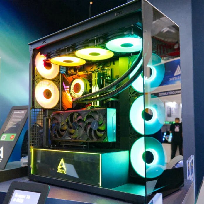 Первый корпус для ПК от Arctic обеспечивает превосходное охлаждение благодаря поддержке двух 420-мм AIO-систем