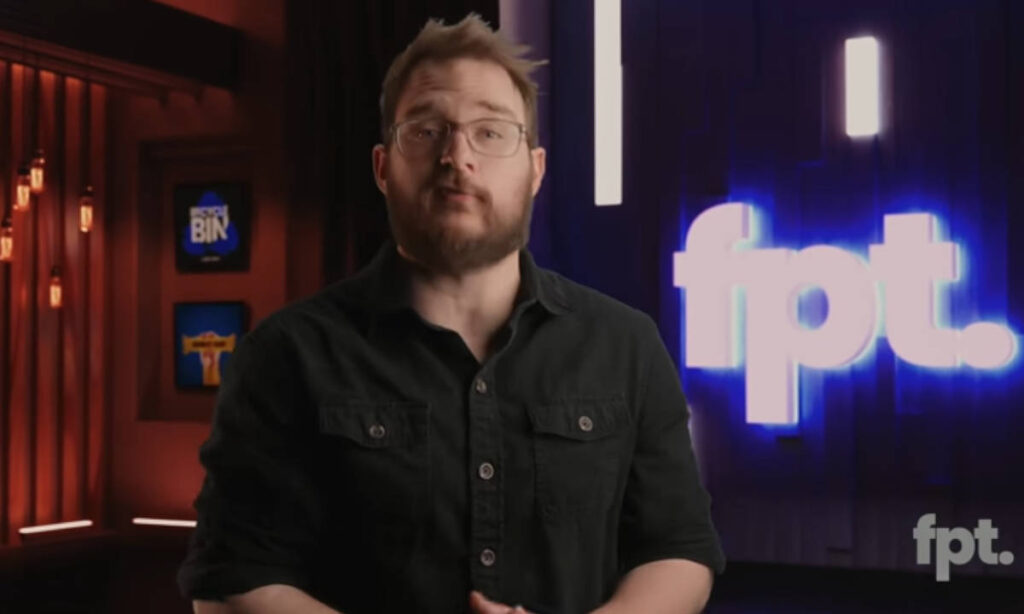 Джон Проссер, на которого Apple подала в суд за утечку iOS 26