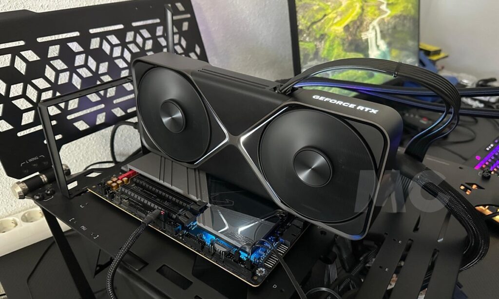 Как подключить 16-контактный кабель GeForce RTX 50, чтобы он не перегорел