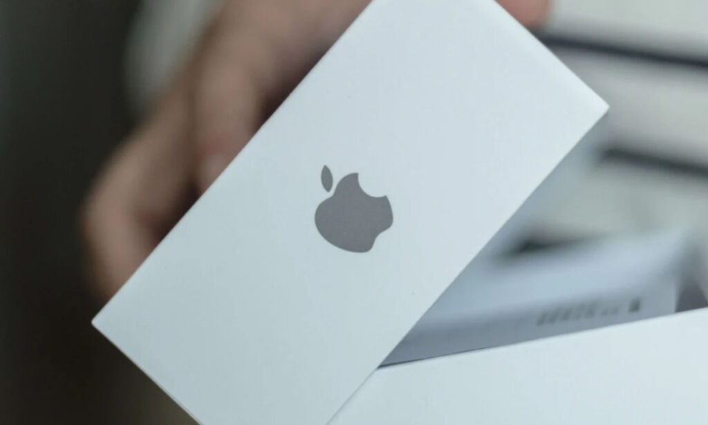 Каким будет первый iPhone Fold