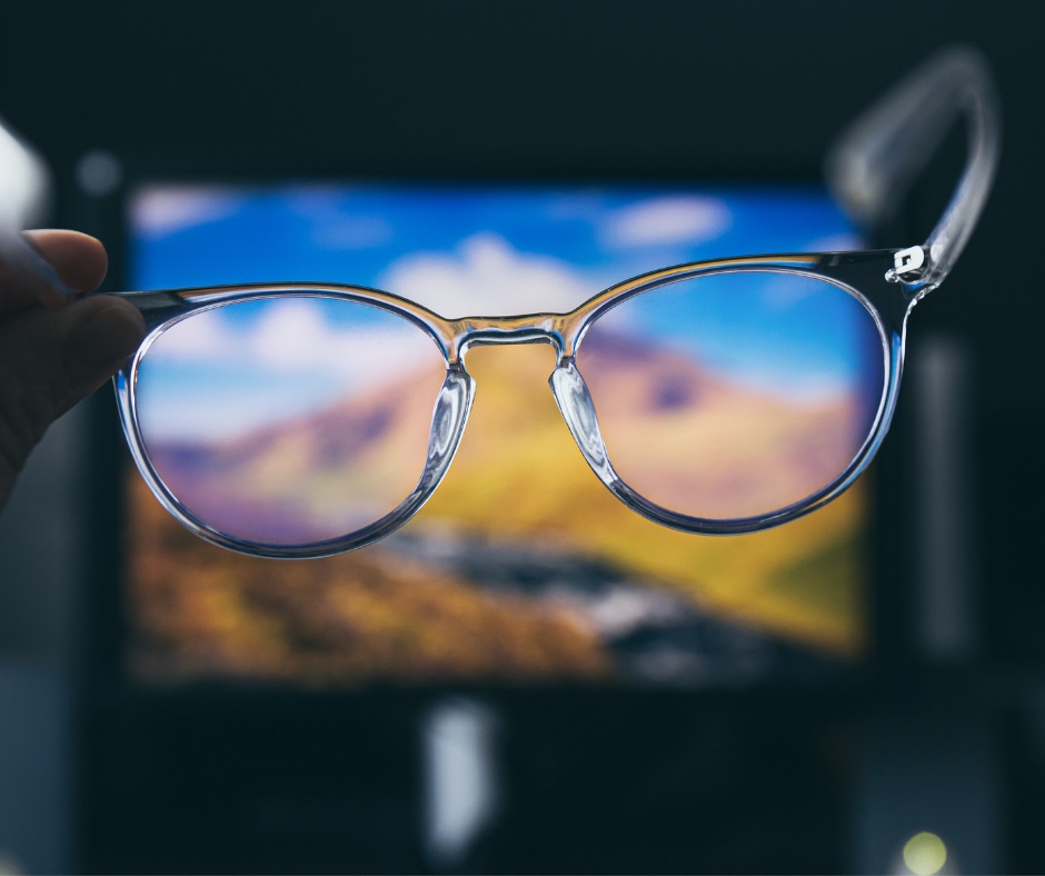 Какая женская оправа для очков нужна для айтишников и тех, кто много работает за компьютером