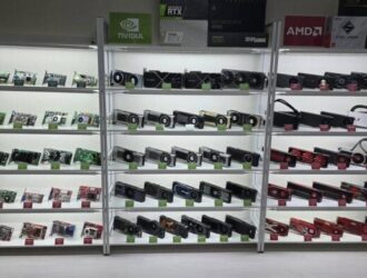 Коллекция графических процессоров этого энтузиаста технологий заставляет нас мечтать о том, чтобы когда-нибудь у нас был такой