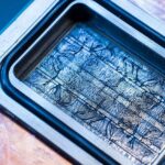 Microsoft протравливает жидкие каналы в кремнии, чтобы улучшить охлаждение в три раза