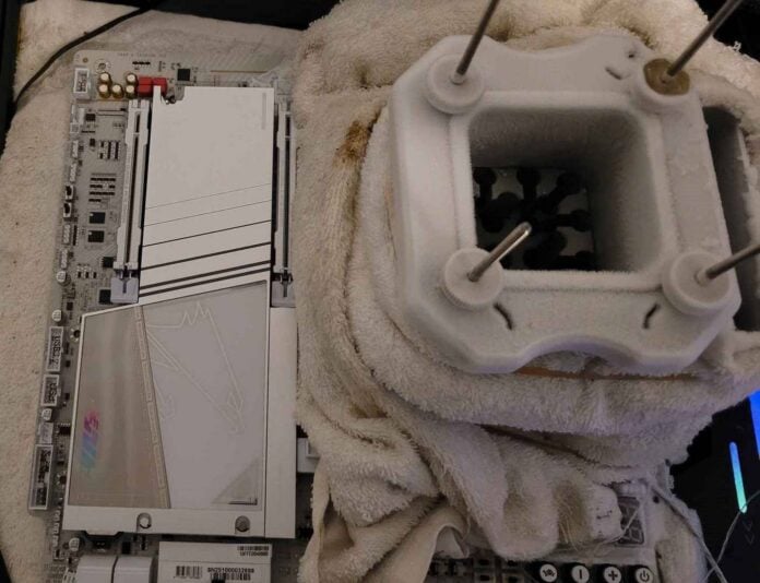 Overclocker преодолевает отметку в 13 ГТ/с для памяти DDR5, но за счёт увеличения задержки