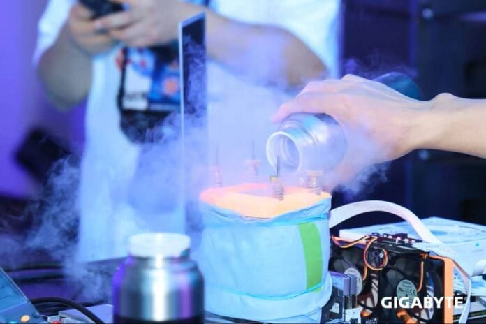 Разгонщики подняли частоту AMD Ryzen 7 9800X3D до рекордных 7,3 ГГц