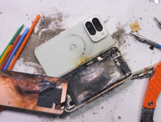 Google Pixel 10 Pro Fold взрывается во время стресс-теста