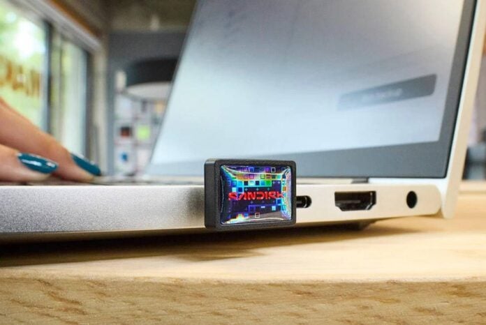 Компания SanDisk выпустила самую маленькую в мире USB-флешку объёмом 1 ТБ, и стоит она совсем недорого