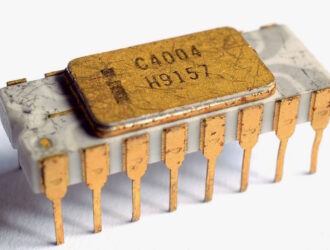 Первым процессором был не Intel 4004: MP944 появился раньше, и он был намного более продвинутым