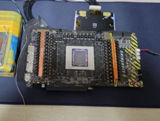 Благодаря экстремальному охлаждению и сумасшедшему лимиту мощности в 2500 Вт оверклокеры разогнали MSI RTX 5090 Lightning до 3,74 ГГц