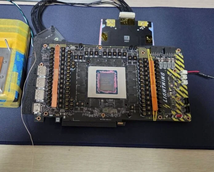 Благодаря экстремальному охлаждению и сумасшедшему лимиту мощности в 2500 Вт оверклокеры разогнали MSI RTX 5090 Lightning до 3,74 ГГц