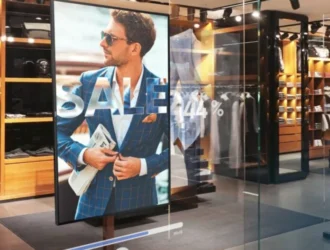 Новые цифровые вывески Philips серии 5000 оснащены функцией ускорения с помощью искусственного интеллекта и облачным дистанционным управлением