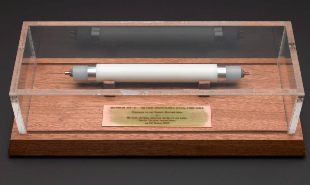 Прощай, подводный кабель, который изменил Интернет