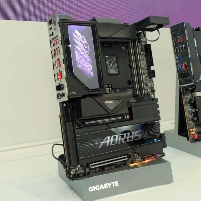 Gigabyte представила на выставке Computex материнскую плату Intel Z990 Nova Lake